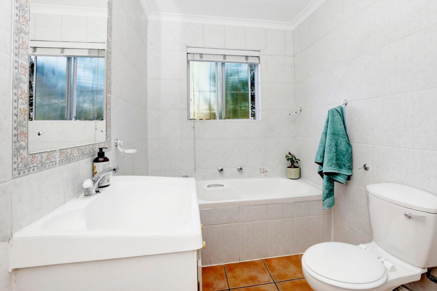 4 Bedroom Property for Sale in Welgemoed Western Cape